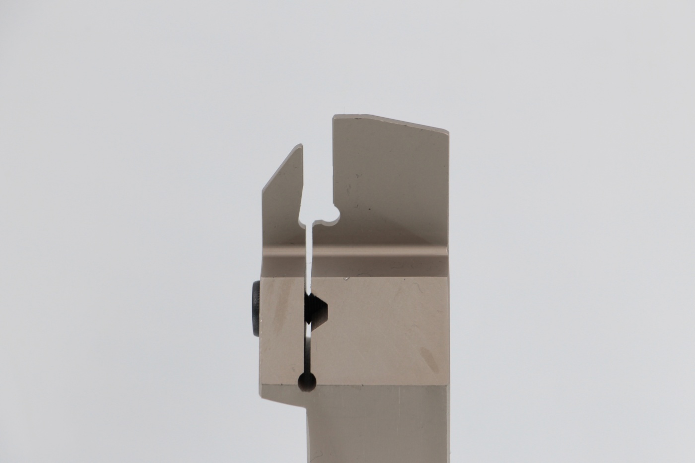 MGEHR2525-3T25Эквивалент