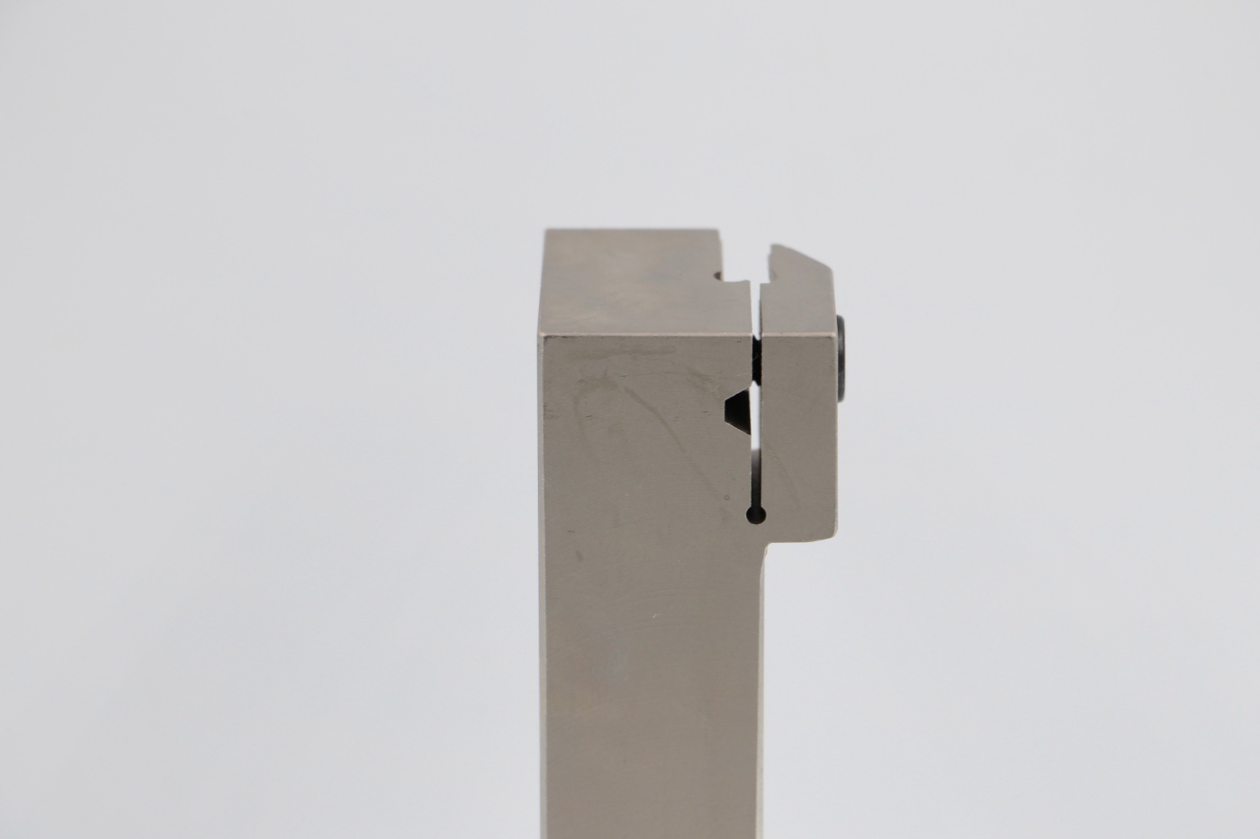 MGEVL2525-4T15Эквивалент