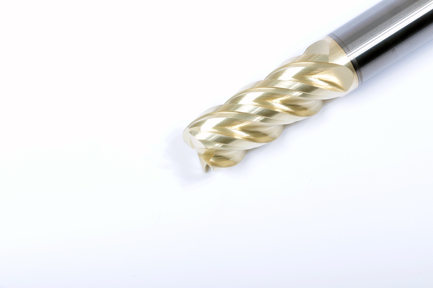 MH04-MS1600A16M4143R10N EMG40Эквивалент