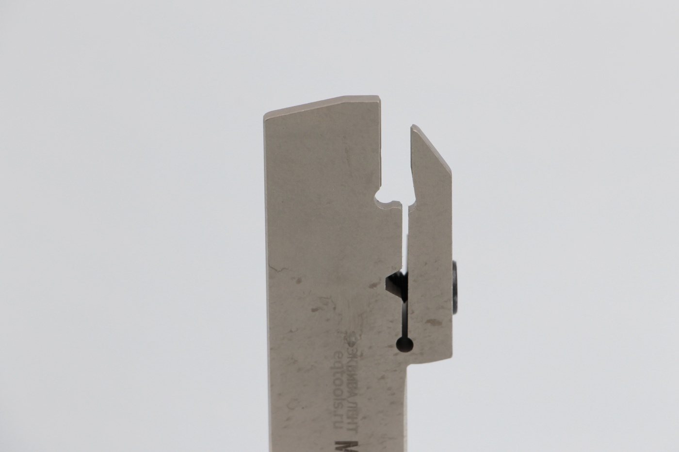 MGEHR2525-4T30Эквивалент